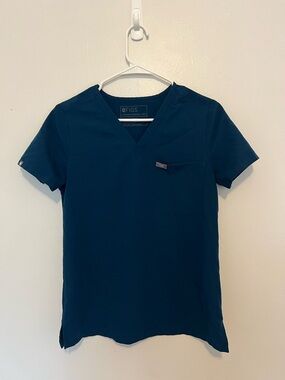 Figs Women’s Teal V-Neck Technical Collection Scrub Top